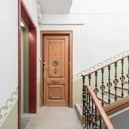 Apartment - Eixample 4a *