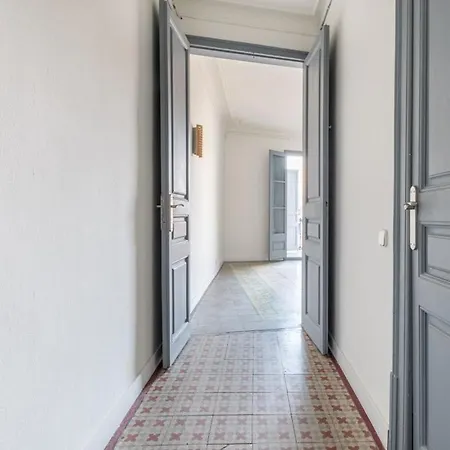 Apartment - Eixample 4a *