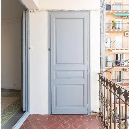 Apartment - Eixample 4a *