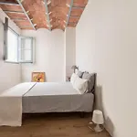 - Eixample 4a شقة